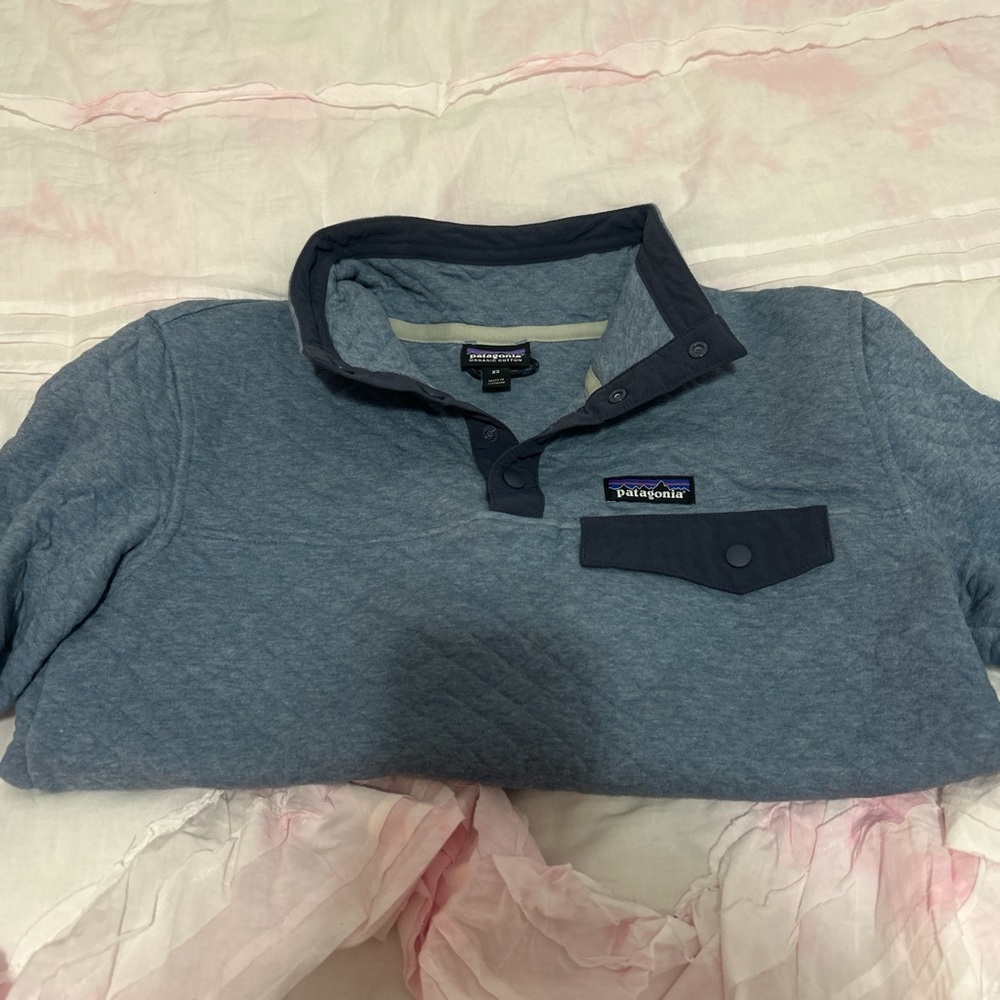 Patagonia women’s Navy Quilted Pullover